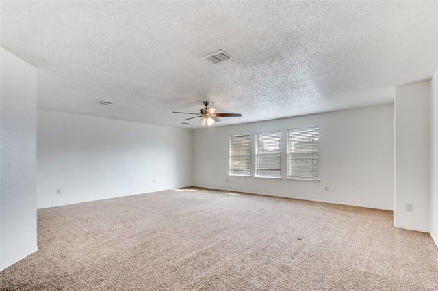 10141 Chapel Rock Drive, Fort Worth, TX 76116