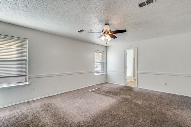 10141 Chapel Rock Drive, Fort Worth, TX 76116