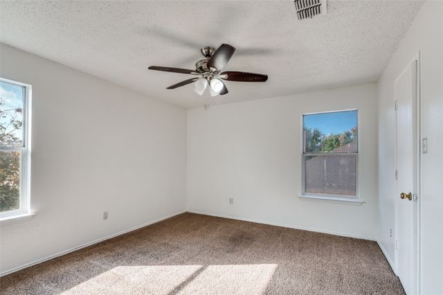 10141 Chapel Rock Drive, Fort Worth, TX 76116