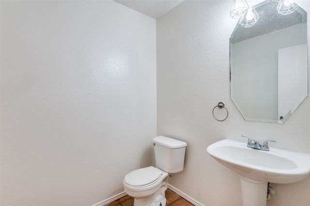 10141 Chapel Rock Drive, Fort Worth, TX 76116