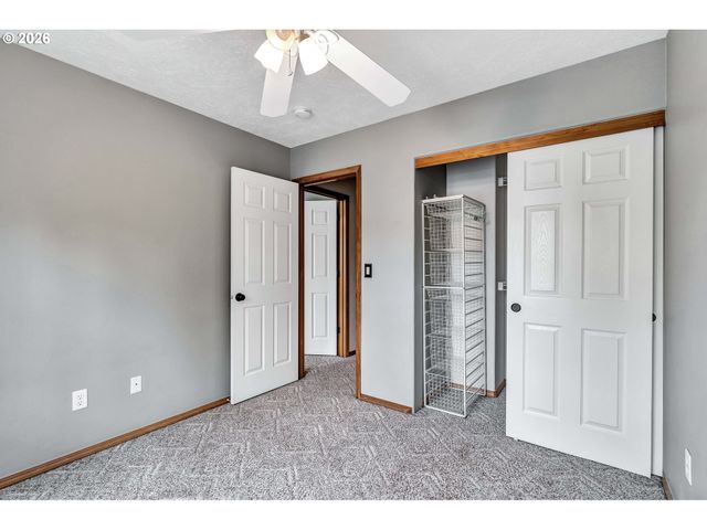 14375 Se OREGON TRAIL Dr, Clackamas, OR 97015