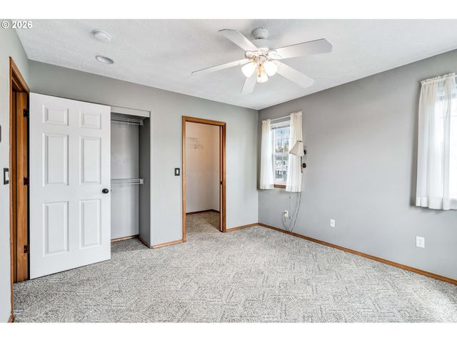 14375 Se OREGON TRAIL Dr, Clackamas, OR 97015