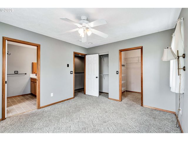 14375 Se OREGON TRAIL Dr, Clackamas, OR 97015