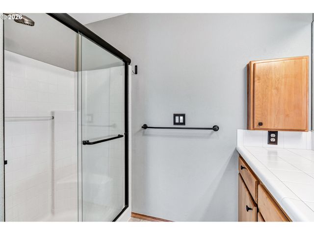 14375 Se OREGON TRAIL Dr, Clackamas, OR 97015