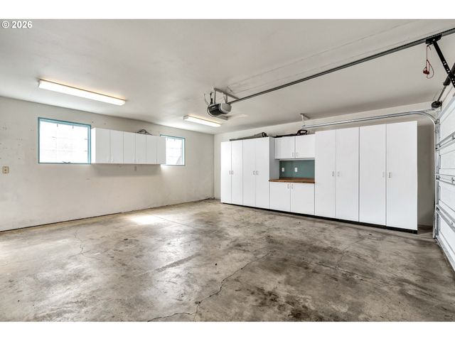 14375 Se OREGON TRAIL Dr, Clackamas, OR 97015