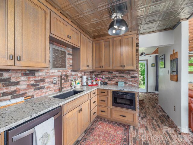 461 Ferguson Cove Loop, Clyde, NC 28721