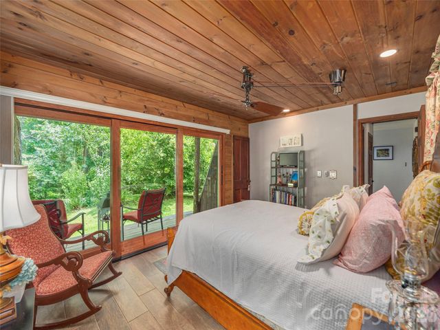 461 Ferguson Cove Loop, Clyde, NC 28721