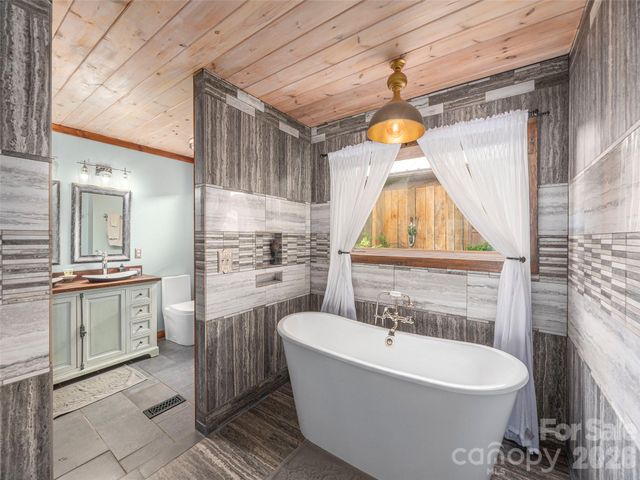 461 Ferguson Cove Loop, Clyde, NC 28721