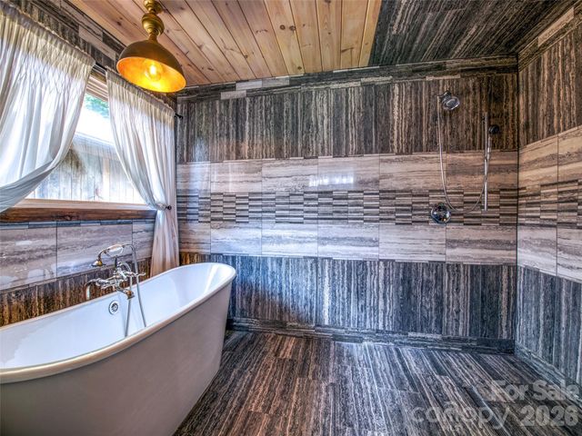 461 Ferguson Cove Loop, Clyde, NC 28721