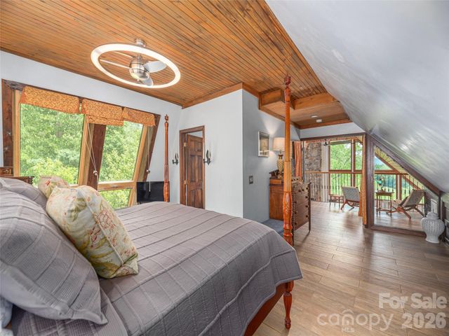 461 Ferguson Cove Loop, Clyde, NC 28721