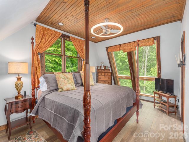 461 Ferguson Cove Loop, Clyde, NC 28721