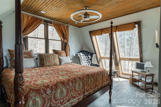 461 Ferguson Cove Loop, Clyde, NC 28721