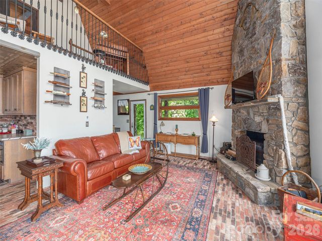 461 Ferguson Cove Loop, Clyde, NC 28721