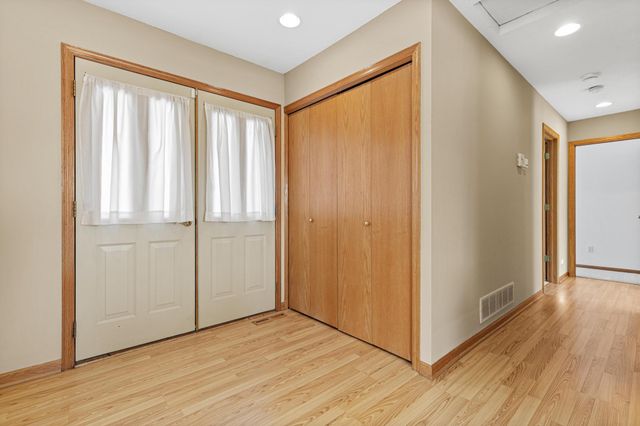 17213 Van Buren Street NE, Ham Lake, MN 55304