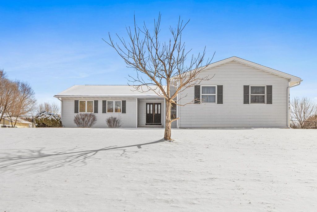 17213 Van Buren Street NE, Ham Lake, MN 55304