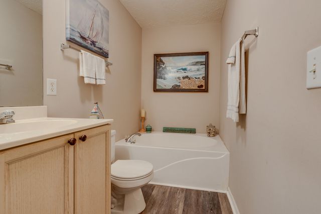 800 Browns Ln Apt A2, Gallatin, TN 37066