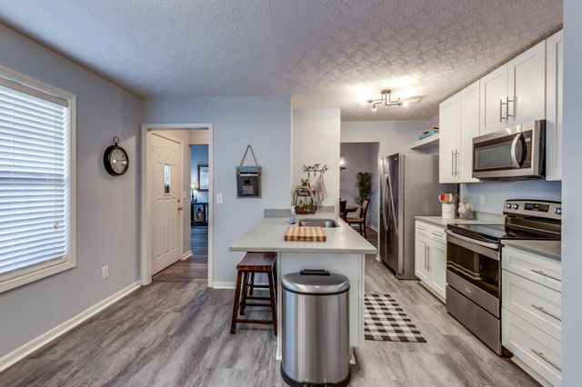 800 Browns Ln Apt A2, Gallatin, TN 37066