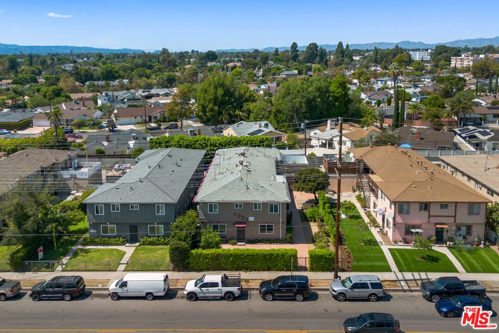 7033 Fulton Avenue, North Hollywood, CA 91605 — exterior