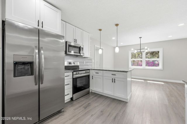 3675 NICHOLAS Circle S, Jacksonville, FL 32207