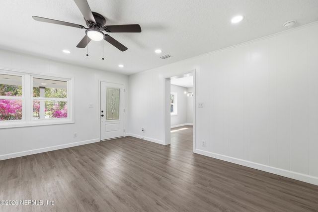 3675 NICHOLAS Circle S, Jacksonville, FL 32207