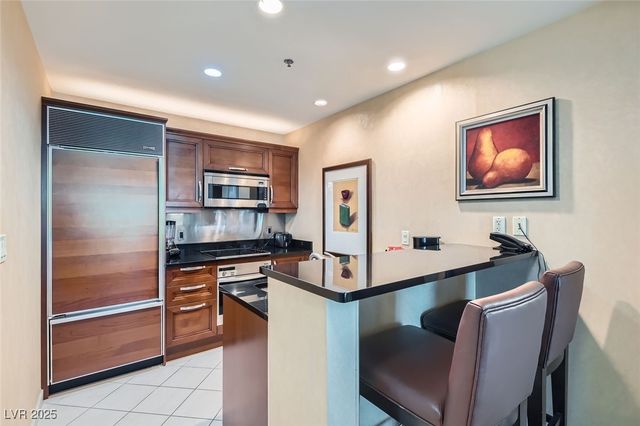 145 East Harmon Avenue 2008, Las Vegas, NV 89109