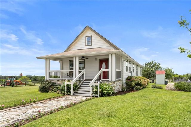 8233 Quebe Road, Brenham, TX 77833