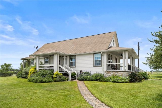 8233 Quebe Road, Brenham, TX 77833