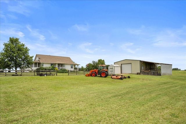 8233 Quebe Road, Brenham, TX 77833