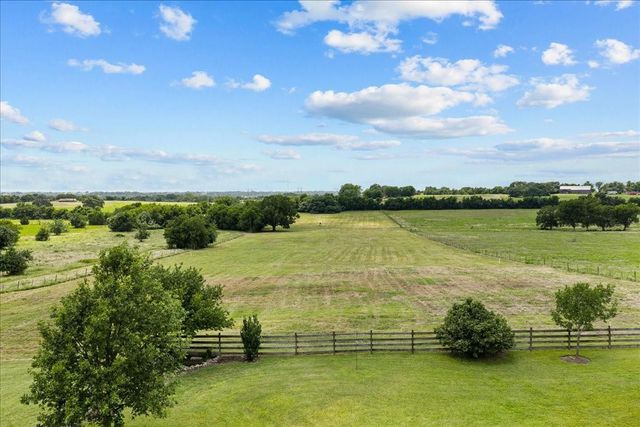 8233 Quebe Road, Brenham, TX 77833