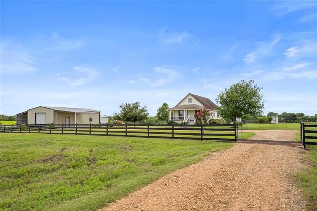 8233 Quebe Road, Brenham, TX 77833