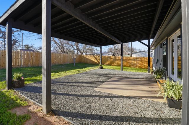 728 Driftwood LN, Cottonwood Shores, TX 78657