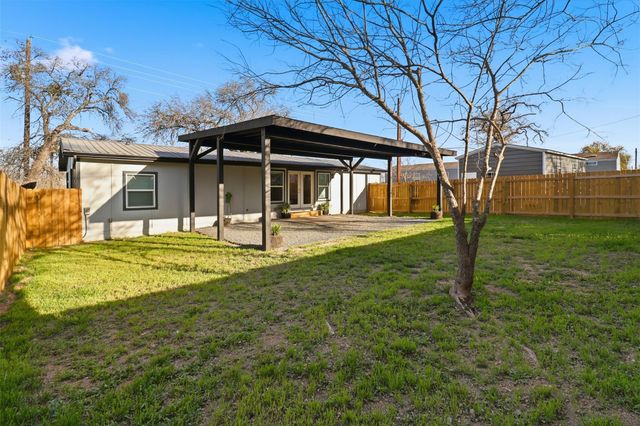 728 Driftwood LN, Cottonwood Shores, TX 78657