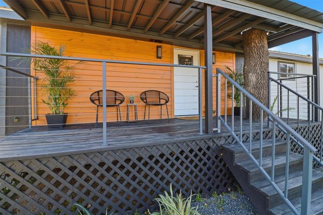 728 Driftwood LN, Cottonwood Shores, TX 78657