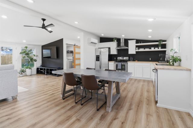 728 Driftwood LN, Cottonwood Shores, TX 78657