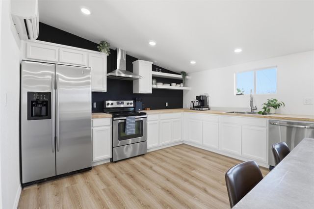 728 Driftwood LN, Cottonwood Shores, TX 78657