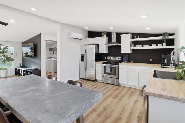 728 Driftwood LN, Cottonwood Shores, TX 78657