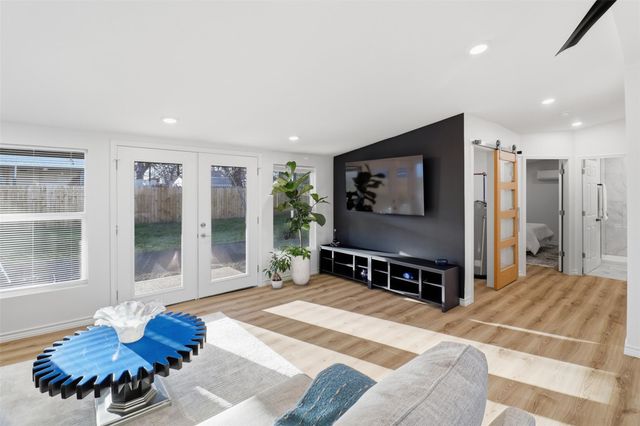 728 Driftwood LN, Cottonwood Shores, TX 78657