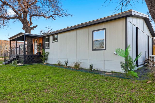 728 Driftwood LN, Cottonwood Shores, TX 78657