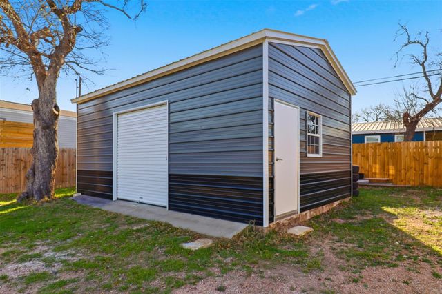 728 Driftwood LN, Cottonwood Shores, TX 78657