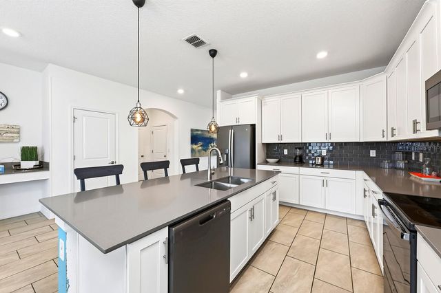 1045 LEADER STREET, Davenport, FL 33896