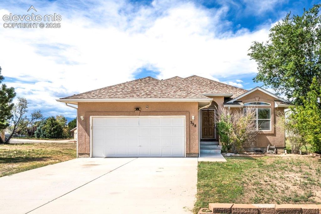 358 W Golden Eagle Way, Pueblo West, CO 81007 — exterior