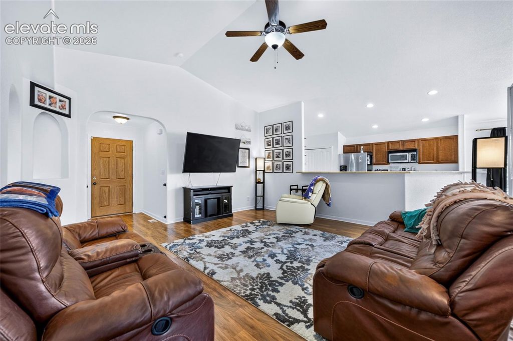 358 W Golden Eagle Way, Pueblo West, CO 81007 — photo 2