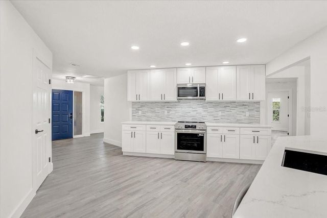 1332 WHISPERING LANE, Venice, FL 34285