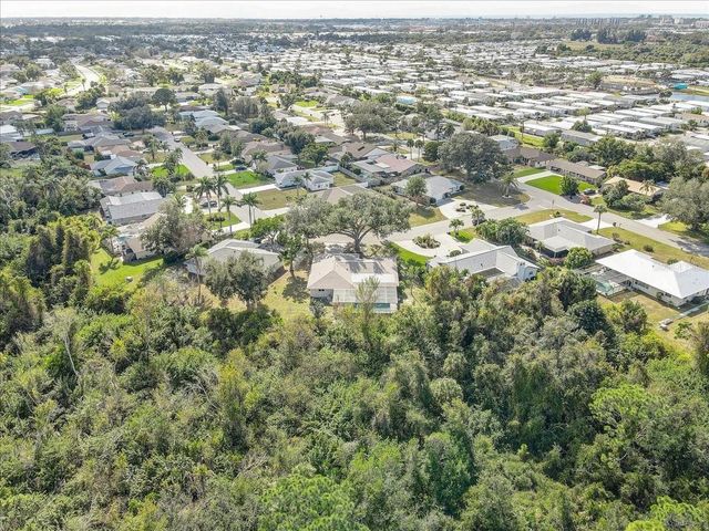 1332 WHISPERING LANE, Venice, FL 34285