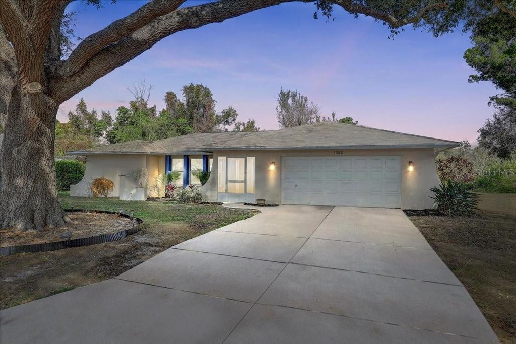 1332 WHISPERING LANE, Venice, FL 34285