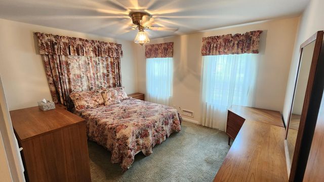 139 Beverly Boulevard, Hobart, IN 46342