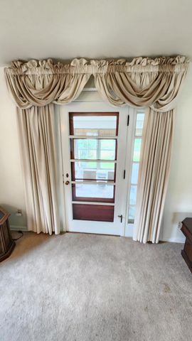 139 Beverly Boulevard, Hobart, IN 46342
