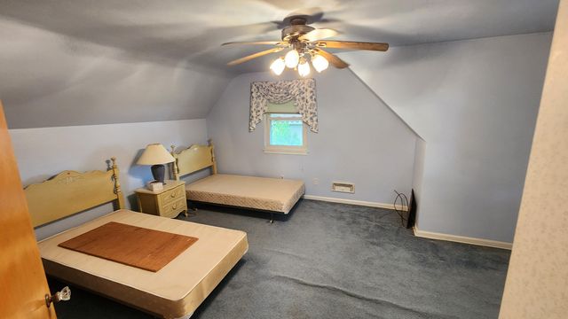 139 Beverly Boulevard, Hobart, IN 46342