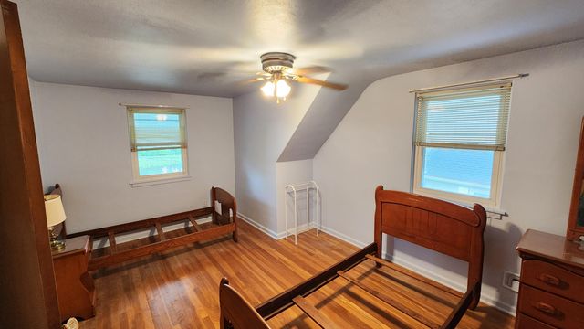 139 Beverly Boulevard, Hobart, IN 46342