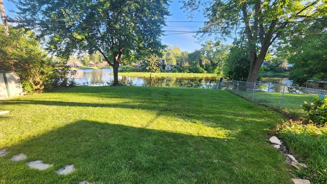 139 Beverly Boulevard, Hobart, IN 46342